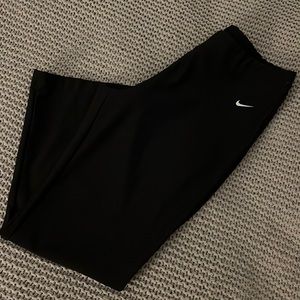 Nike dri fit cropped pants